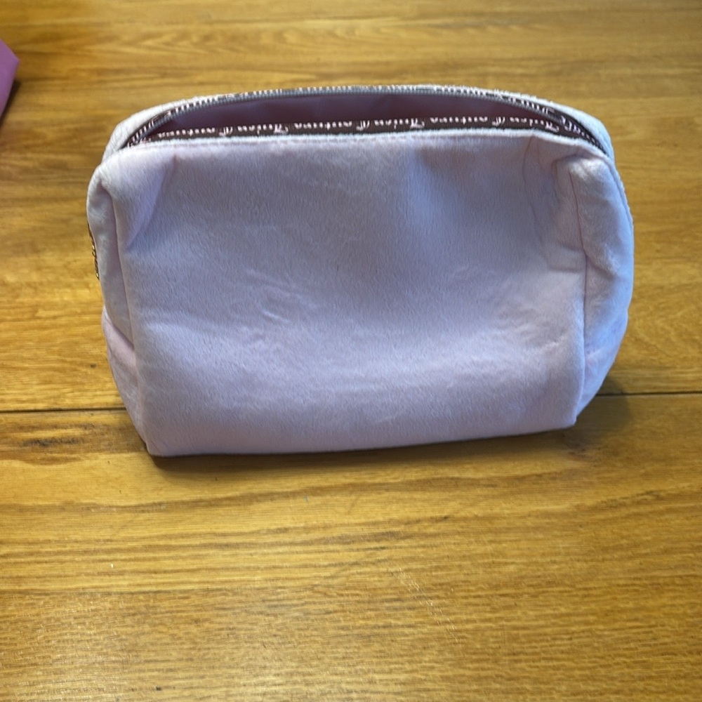 Juicy Couture Pink Tote with Matching Pouch and Zip Wallet. No dust bunnies. - Picture 15 of 15